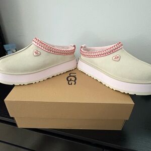 UGG Cream and Pink Casual Slip-Ons